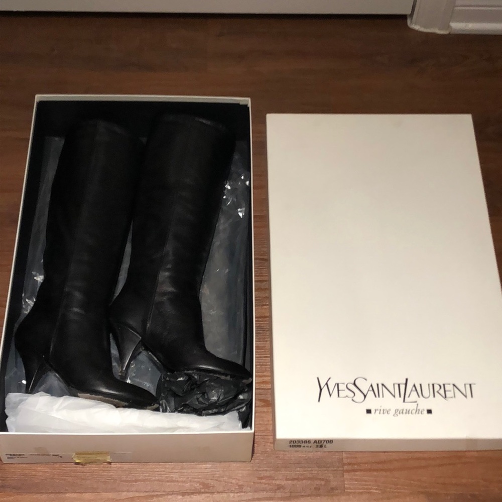 YVES SAINT LAURENT